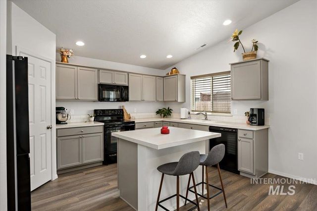 7565 E Bratton Dr., Nampa, ID 83687