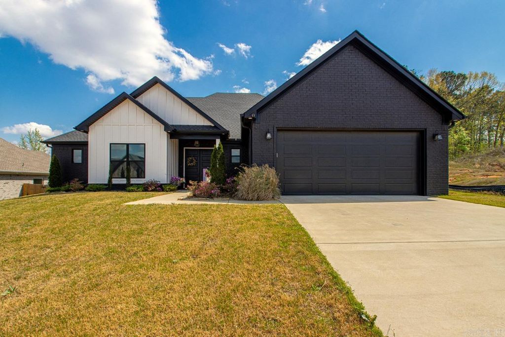 132 Harmony Village Drive, Haskell, AR 72015