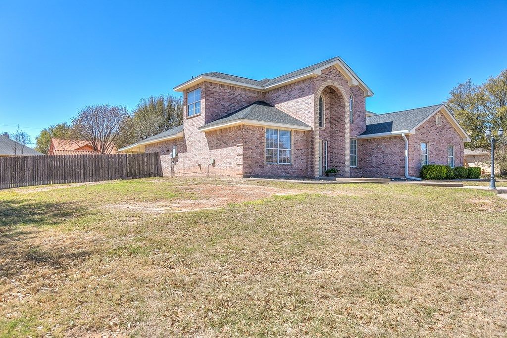 Image 3 of property listing at 6017 Melrose Ave, San Angelo, TX 76901