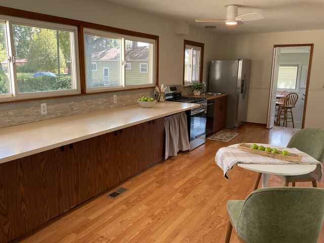 20425 Powers Avenue, Dearborn Heights, MI 48125