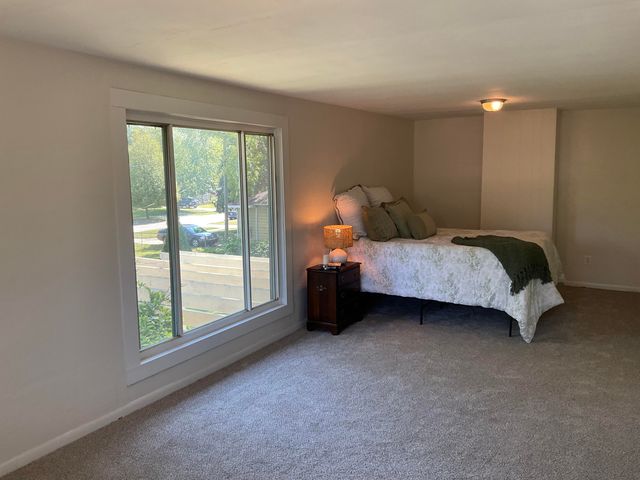 20425 Powers Avenue, Dearborn Heights, MI 48125