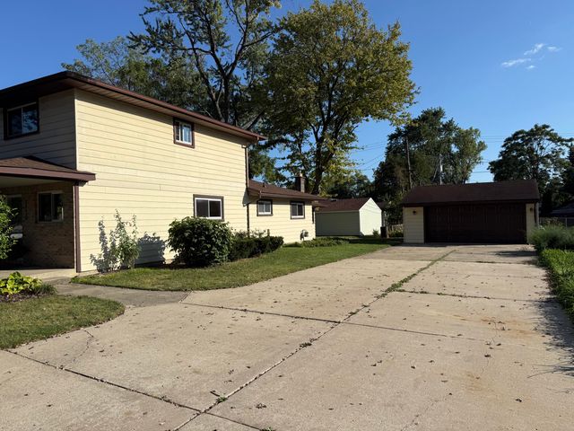 20425 Powers Avenue, Dearborn Heights, MI 48125