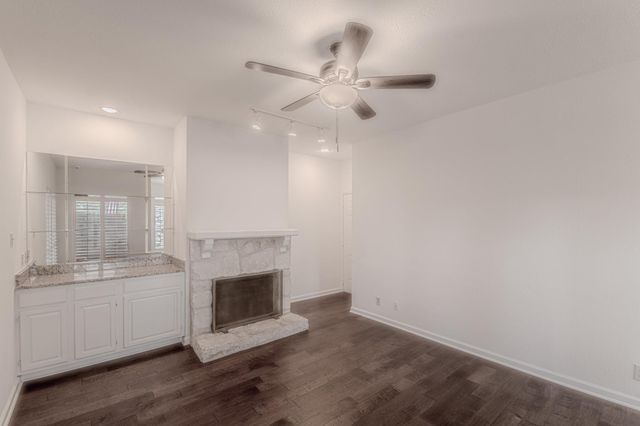 3809 Spicewood Springs RD 105, Austin, TX 78759