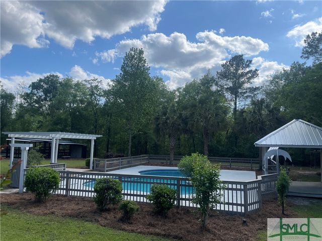 589 Old Mill Creek Road, Ellabell, GA 31308