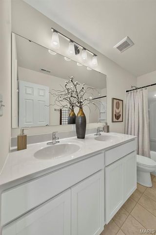 4204 Marais Temps Clair Drive, St Charles, MO 63301