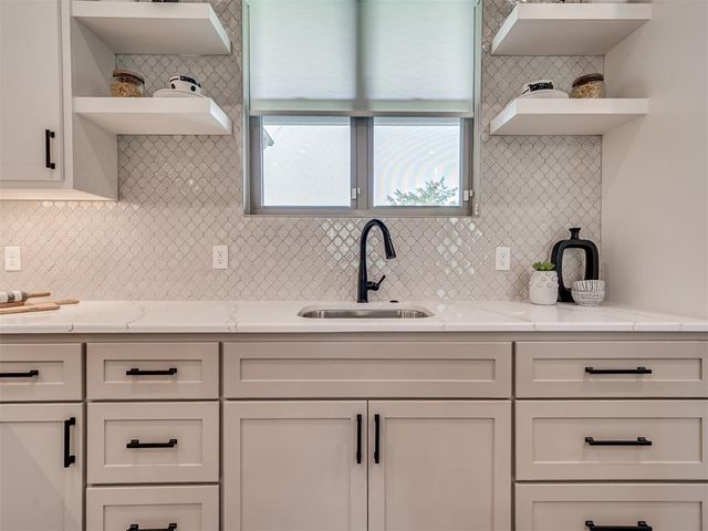 360 Old Farm Road, Edmond, OK 73034