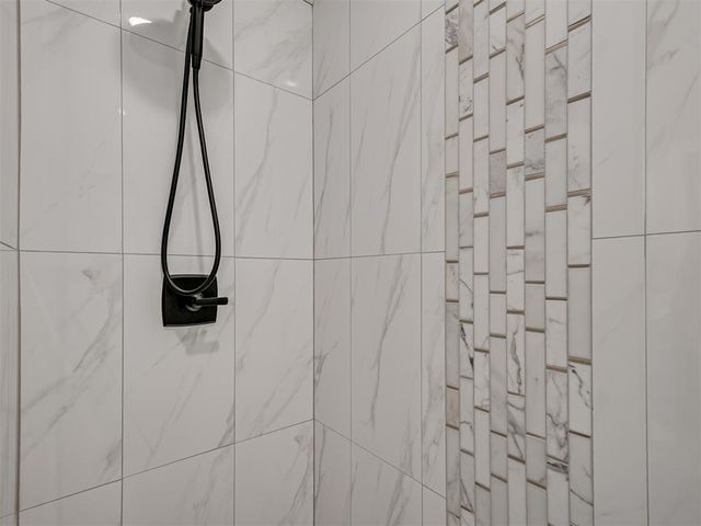 360 Old Farm Road, Edmond, OK 73034