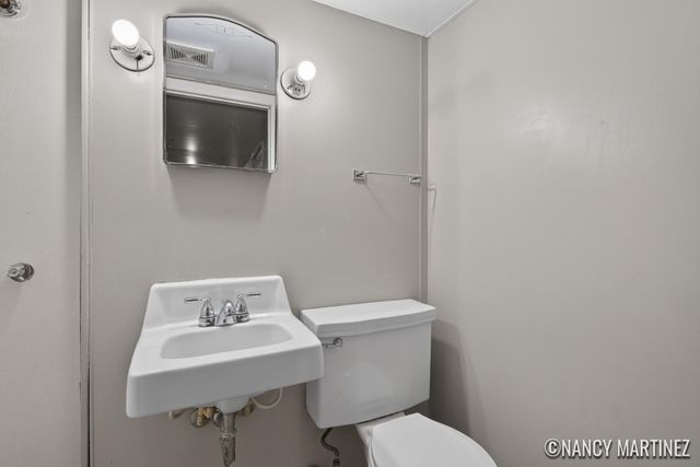 853 California Street NW, Grand Rapids, MI 49504