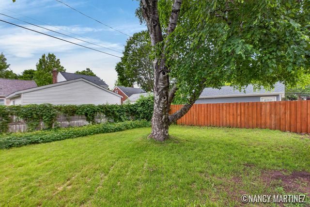 853 California Street NW, Grand Rapids, MI 49504