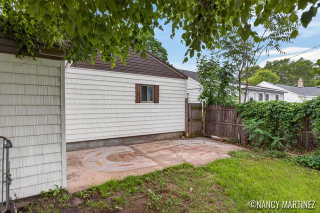 853 California Street NW, Grand Rapids, MI 49504