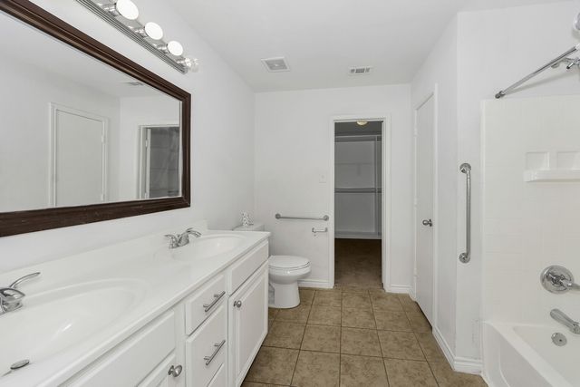 6021 Lucas Court, Fort Worth, TX 76119