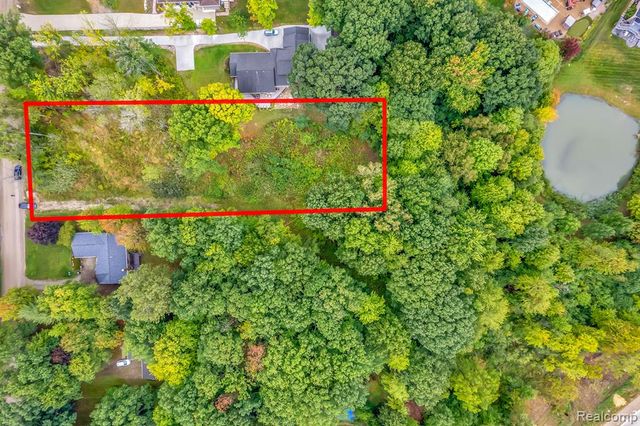 3459 Hazelton Avenue, Rochester Hills, MI 48316