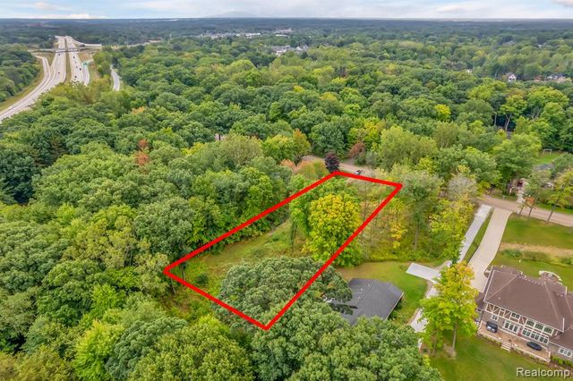 3459 Hazelton Avenue, Rochester Hills, MI 48316