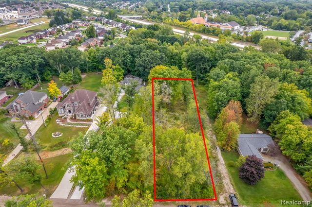 3459 Hazelton Avenue, Rochester Hills, MI 48316