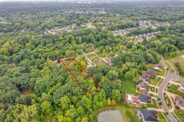 3459 Hazelton Avenue, Rochester Hills, MI 48316