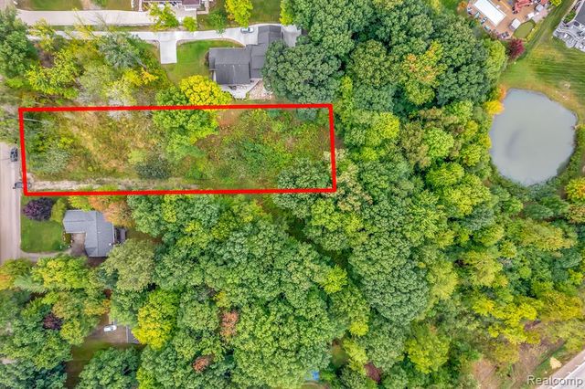 3459 Hazelton Avenue, Rochester Hills, MI 48316