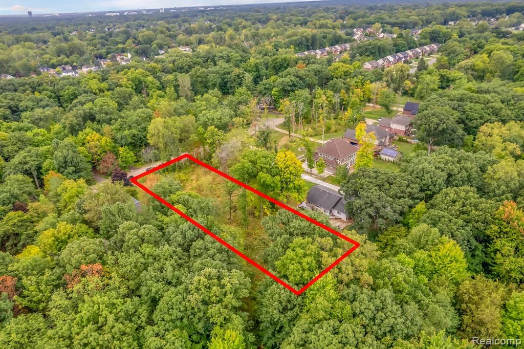 3459 Hazelton Avenue, Rochester Hills, MI 48316