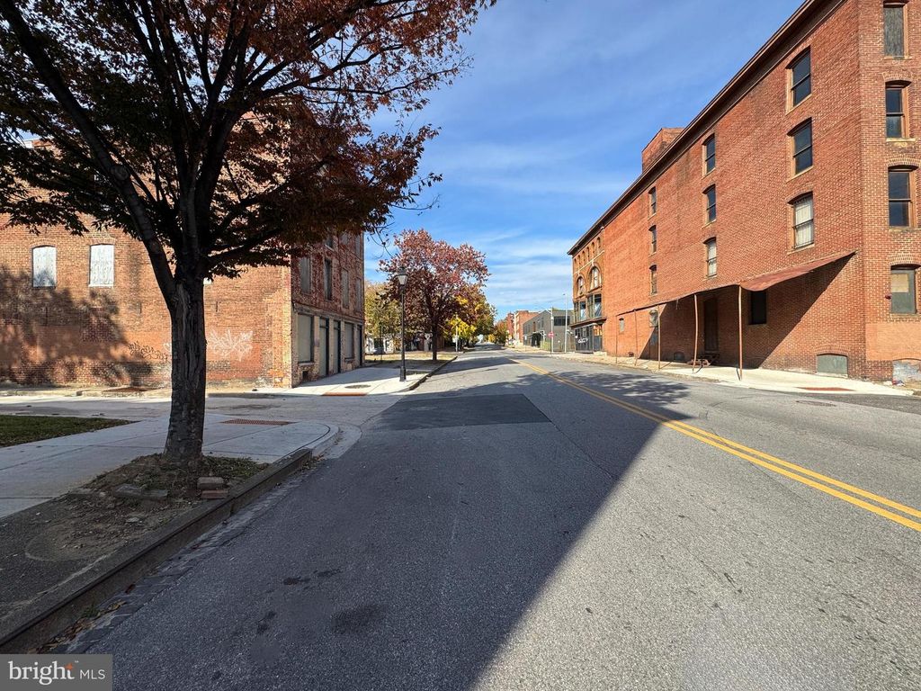 Image 5 of property listing at 10 S CALHOUN ST, Baltimore, MD 21223