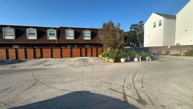 9303 Hammerly Boulevard 702, Houston, TX 77080