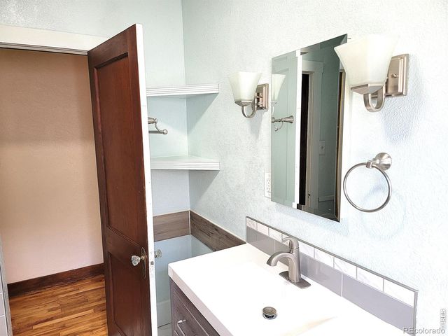 130 N 2nd Avenue, Sterling, CO 80751