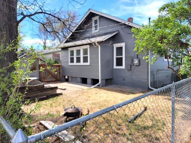 130 N 2nd Avenue, Sterling, CO 80751