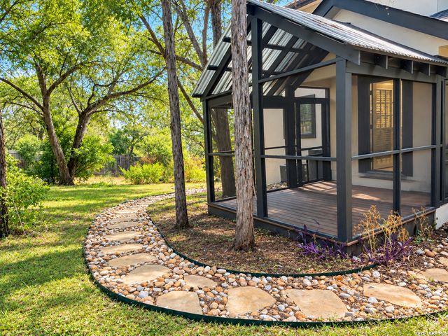 101 MISSION DR, New Braunfels, TX 78130
