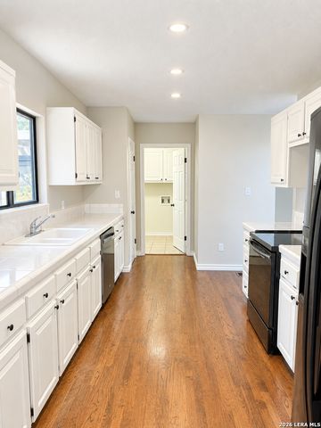 101 MISSION DR, New Braunfels, TX 78130