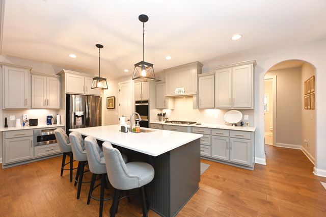 963 Luxborough Dr, Hendersonville, TN 37075