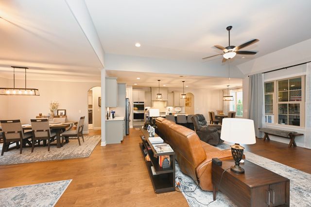 963 Luxborough Dr, Hendersonville, TN 37075