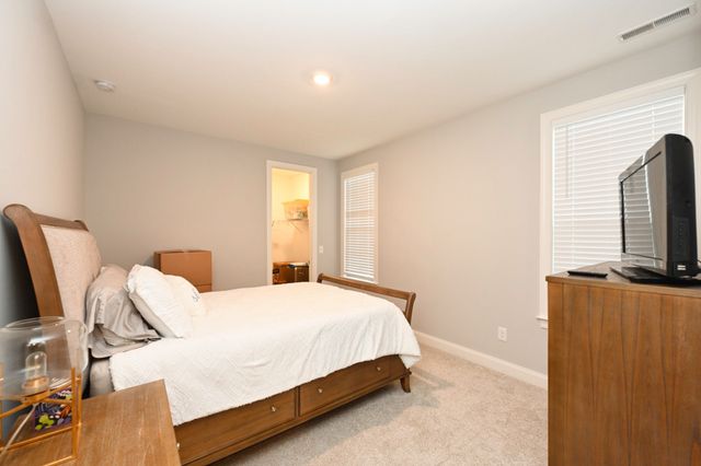 963 Luxborough Dr, Hendersonville, TN 37075