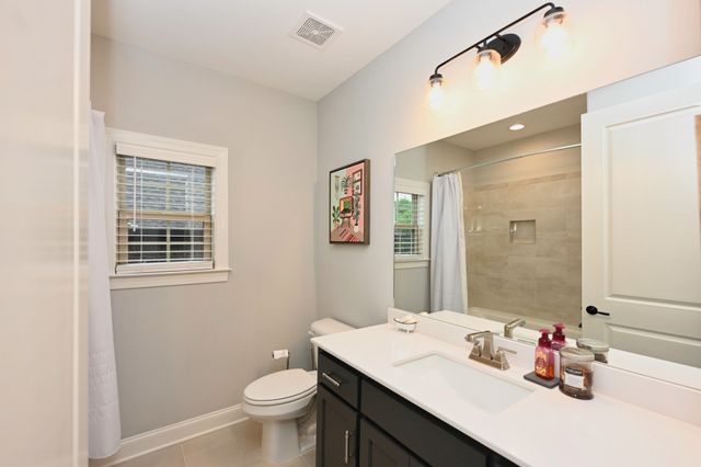 963 Luxborough Dr, Hendersonville, TN 37075