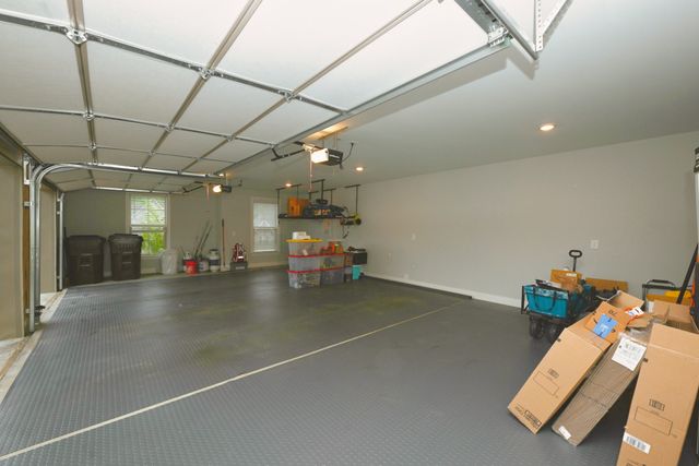 963 Luxborough Dr, Hendersonville, TN 37075