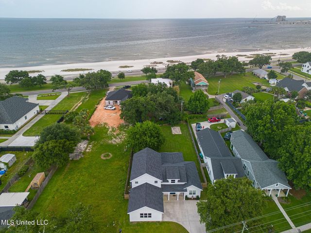 1411 2nd Street, Gulfport, MS 39501