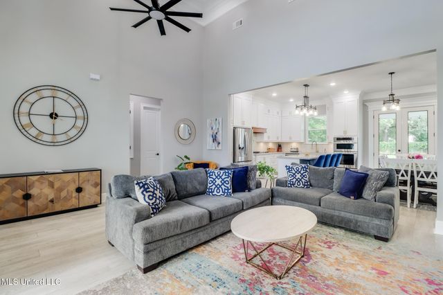 1411 2nd Street, Gulfport, MS 39501