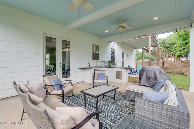 1411 2nd Street, Gulfport, MS 39501