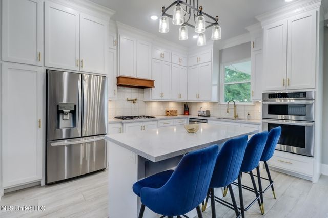 1411 2nd Street, Gulfport, MS 39501