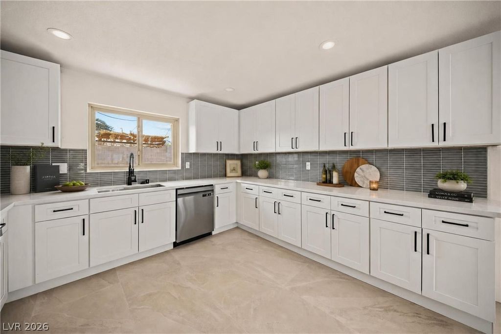 4378 Swandale Avenue, Las Vegas, NV 89121 — photo 2