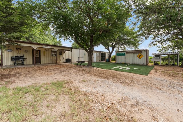401 Brock Spur, Millsap, TX 76066