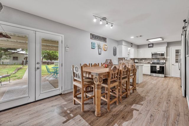401 Brock Spur, Millsap, TX 76066