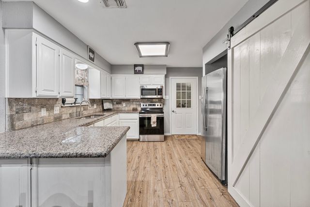 401 Brock Spur, Millsap, TX 76066