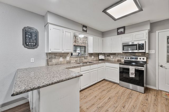 401 Brock Spur, Millsap, TX 76066