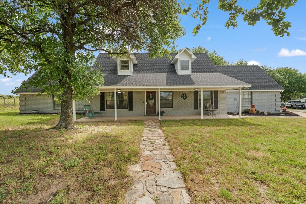 401 Brock Spur, Millsap, TX 76066