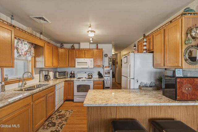 1382 Nys Rt 9P, Saratoga, NY 12866