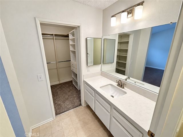 64 Ashbrook, Irvine, CA 92604