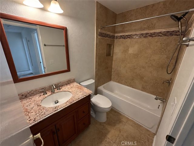 64 Ashbrook, Irvine, CA 92604