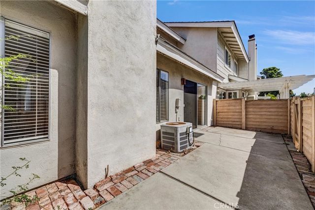 64 Ashbrook, Irvine, CA 92604