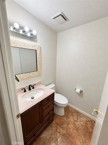 64 Ashbrook, Irvine, CA 92604