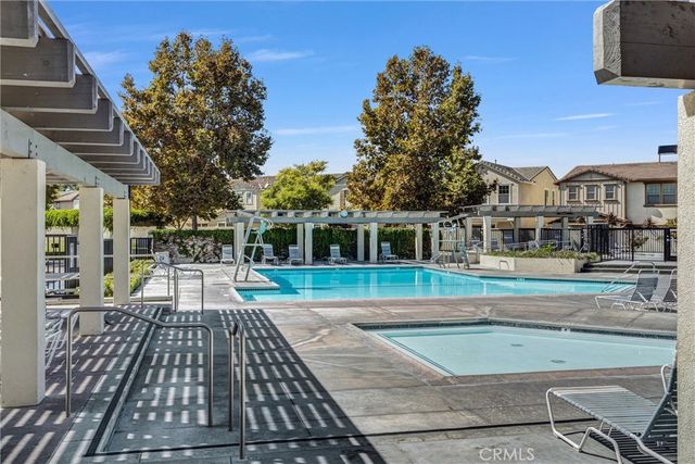 64 Ashbrook, Irvine, CA 92604
