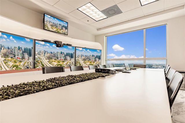 175 SW 7th Street 1901, Miami, FL 33130