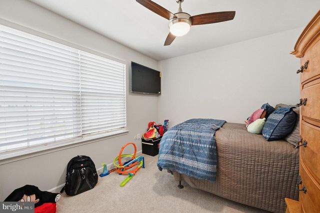 5316 HOLLEY OAK LN, Fredericksburg, VA 22407